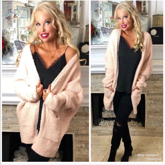 Sweaters - 💕LAST 1! Blush Oversized Fuzzy Pocket Cardigan!